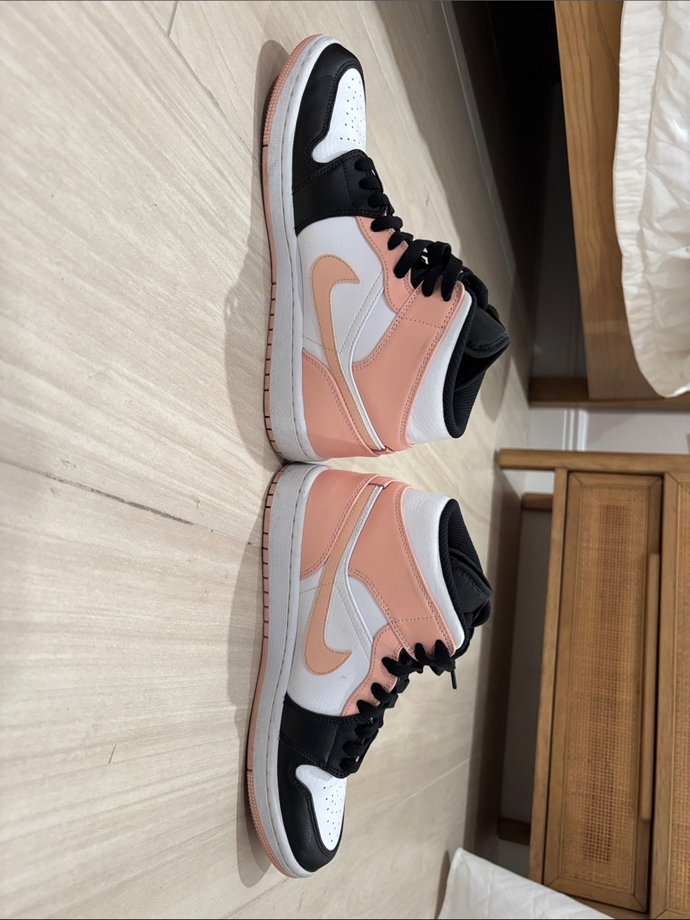 Air Jordan 1 Mid 'Crimson Tint' - Picture 5 of 11